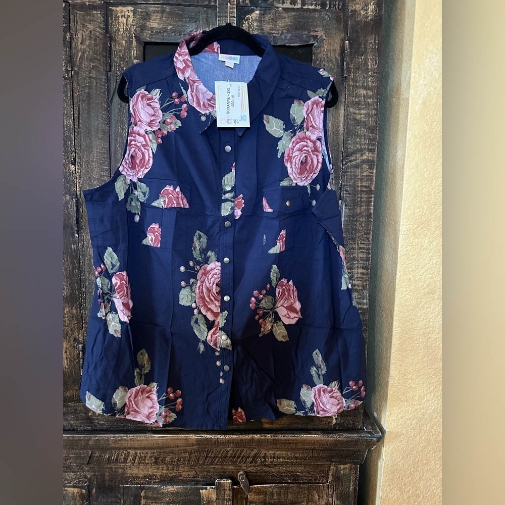 LuLaRoe Roxanne Snap Tank Women's 3X Floral on Dark Blue - NWT